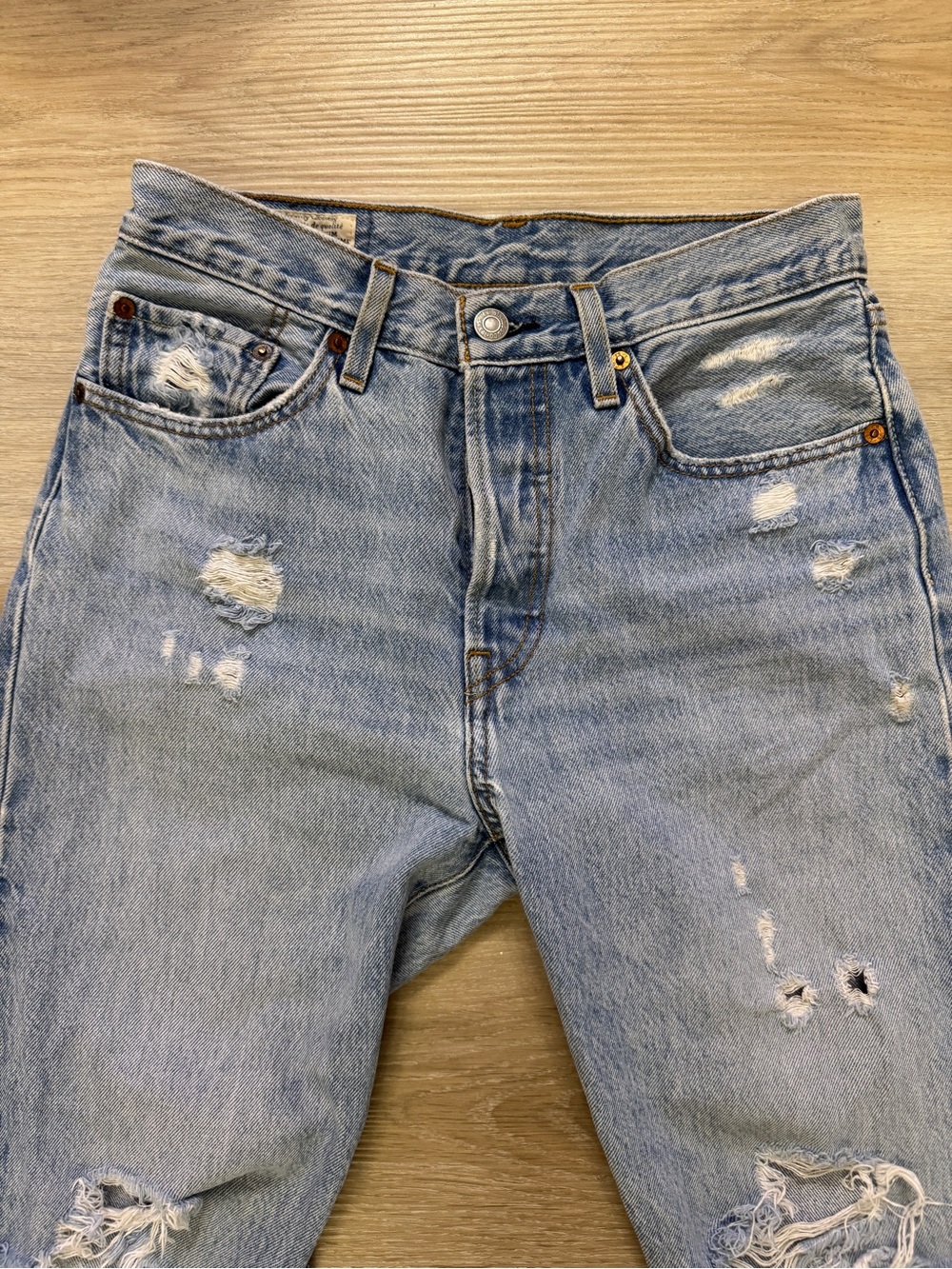 Levi’s 501 Ripped Light Wash Straight Jeans W27 L30 - Picture 2 of 9
